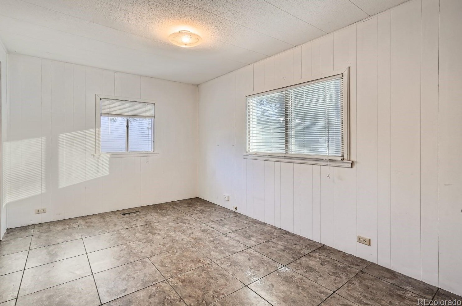 6705 Santa Fe Dr, Littleton CO 80120-2925 exterior