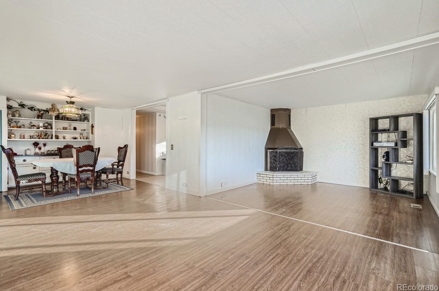 6705 Santa Fe Dr, Littleton CO 80120-2925 exterior