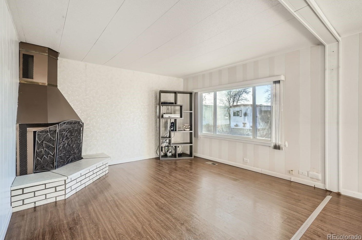 6705 Santa Fe Dr, Littleton CO 80120-2925 exterior