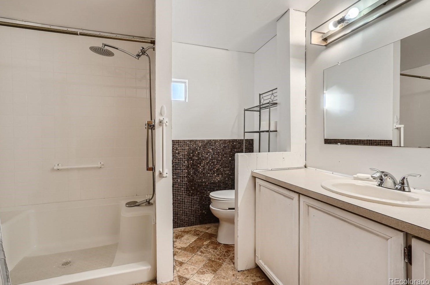 6705 Santa Fe Dr, Littleton CO 80120-2925 exterior