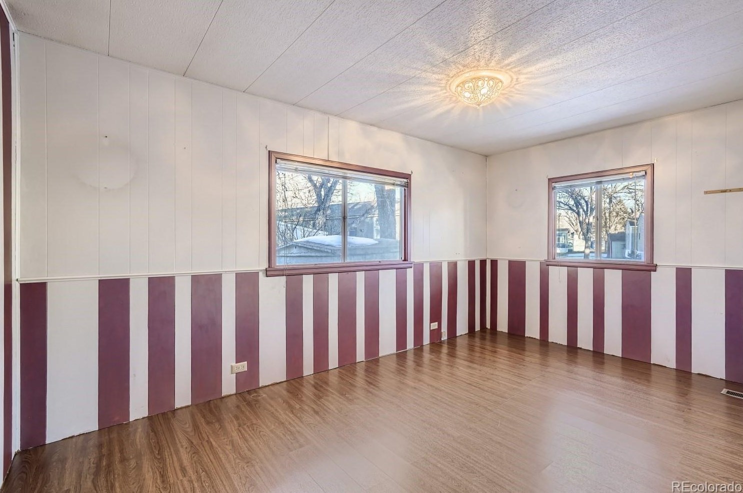 6705 Santa Fe Dr, Littleton CO 80120-2925 exterior