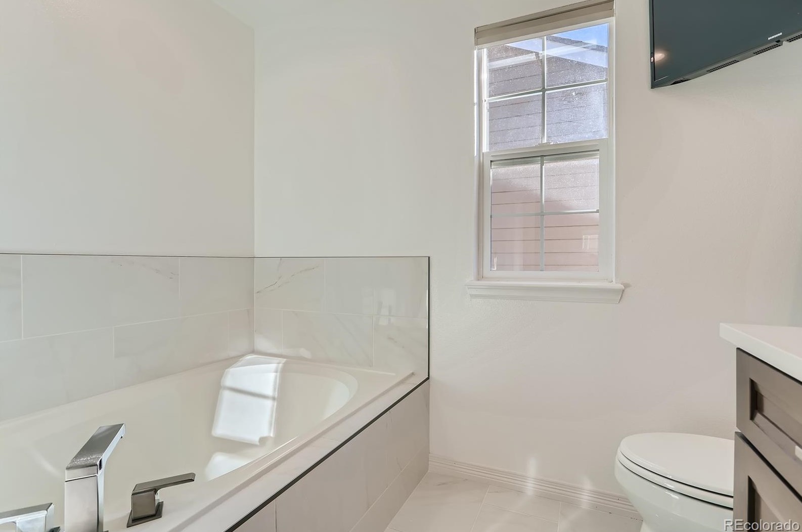 9615 Silverberry Cir, Littleton CO 80129-6272 exterior