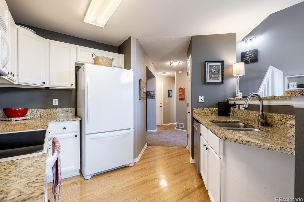 9725 Canberra Ct, Littleton CO 80130-7161 exterior