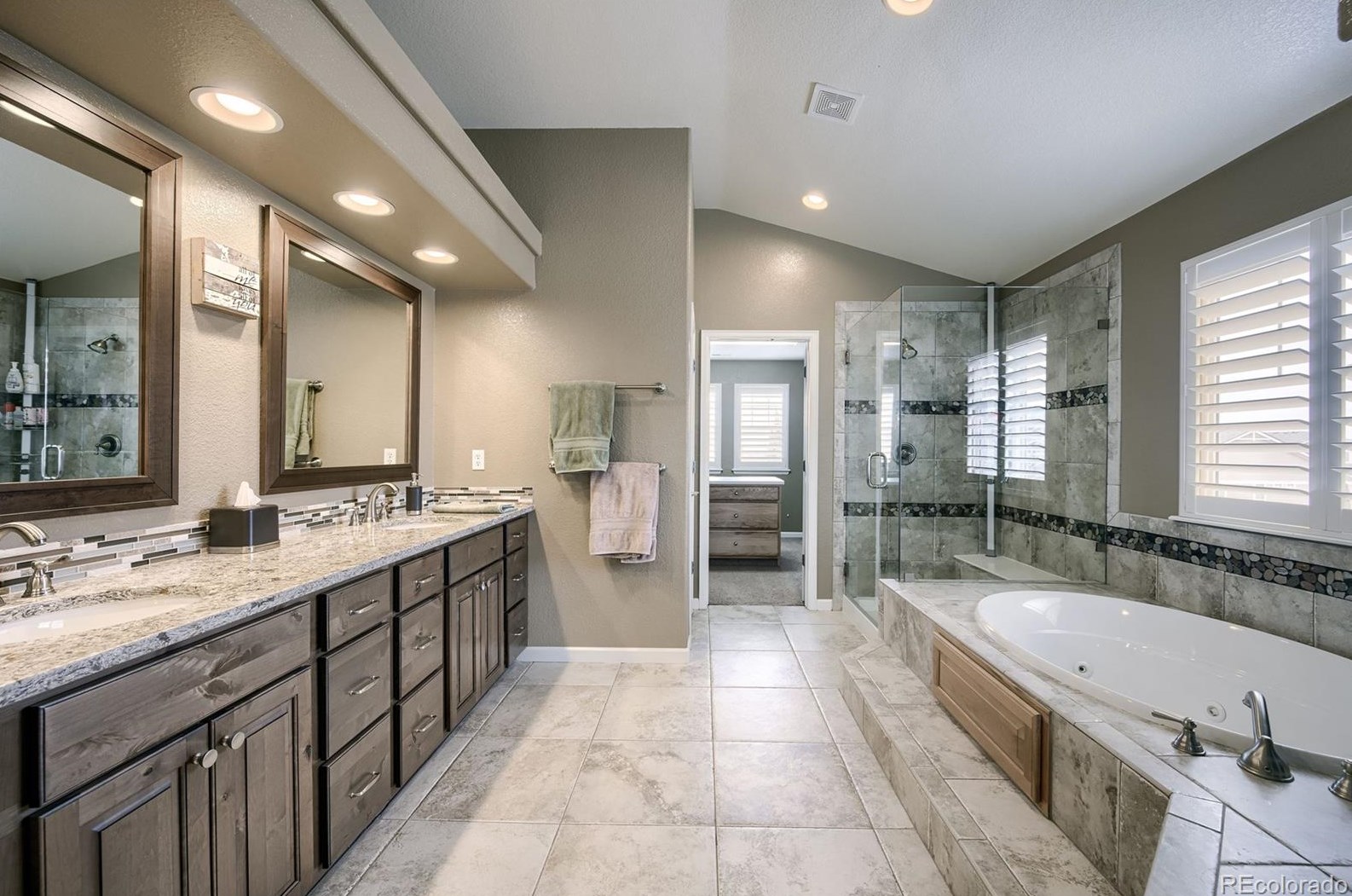 10536 Stable Ln, Littleton CO 80125-7956 exterior