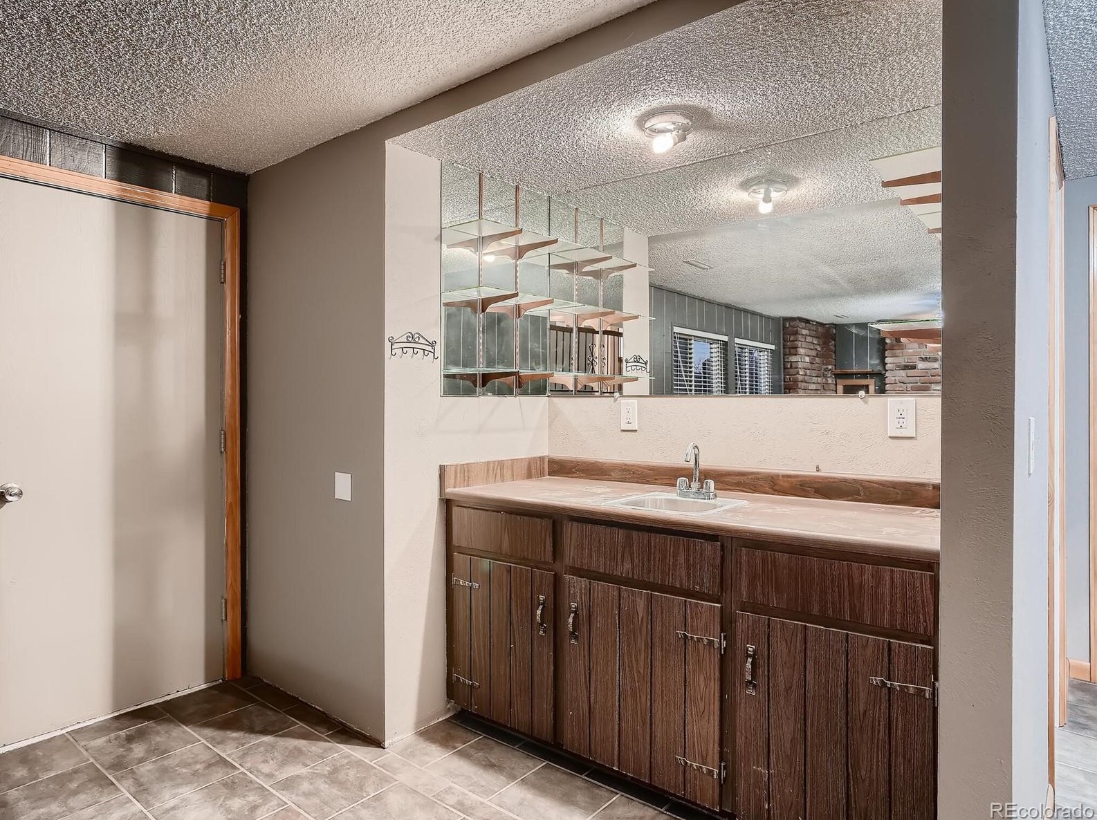 628 Naples Way, Aurora CO 80011-4550 exterior