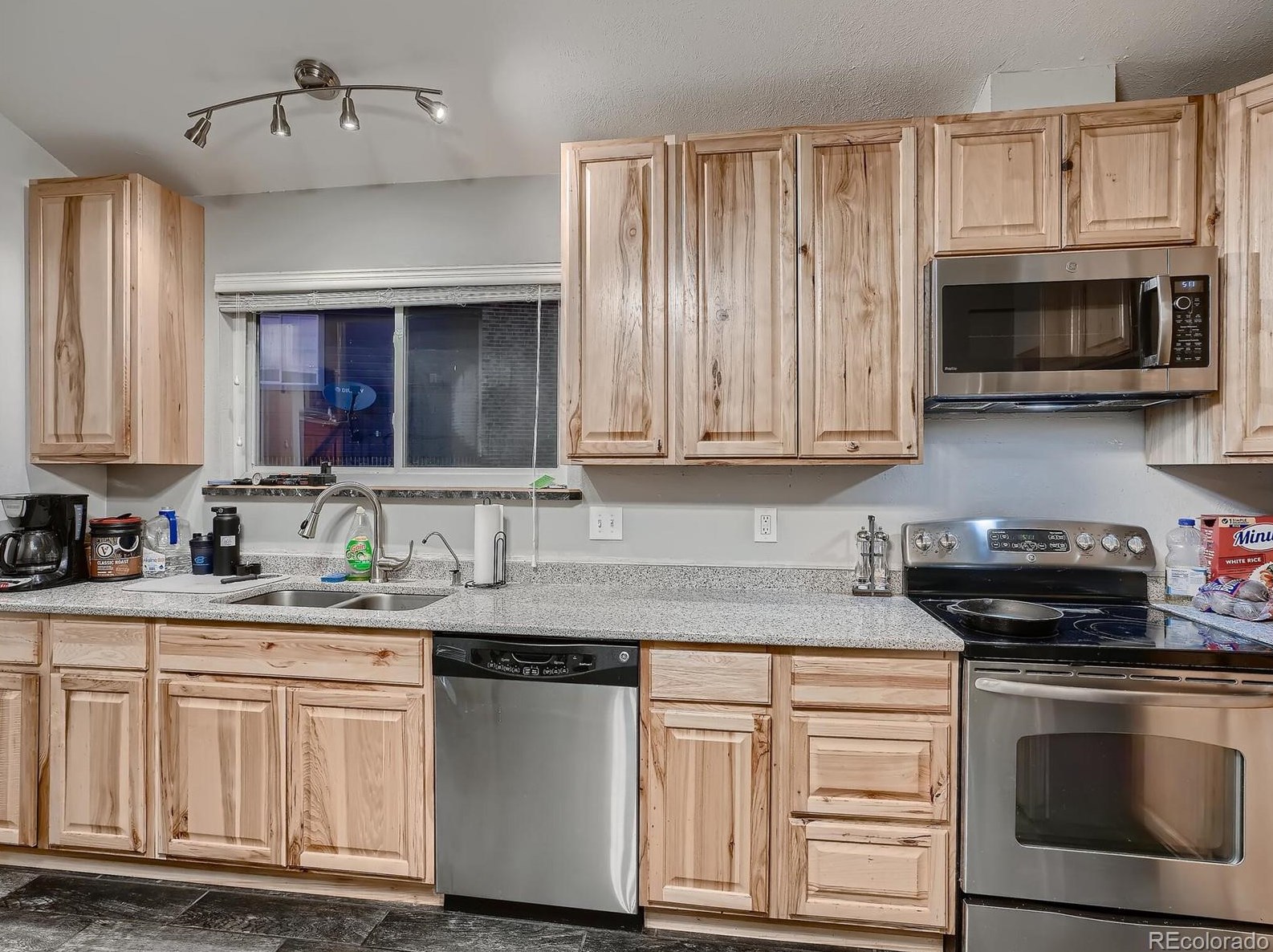 628 Naples Way, Aurora CO 80011-4550 exterior