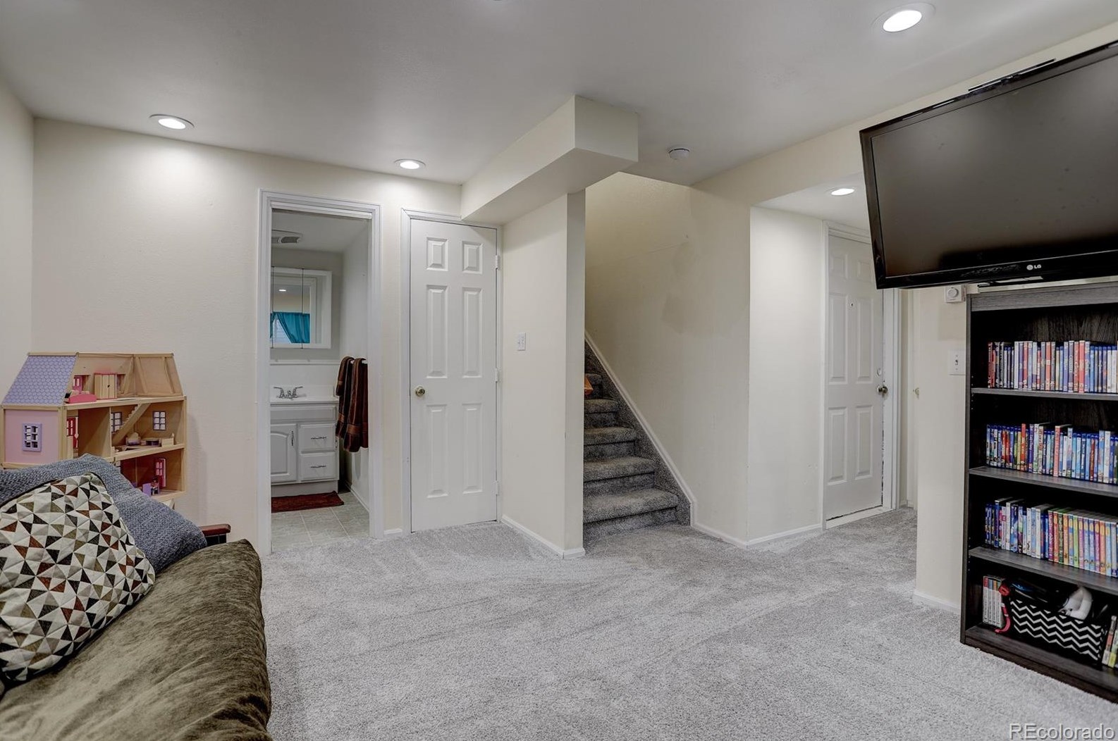 11287 Progress Ave, Littleton CO 80127-1686 exterior