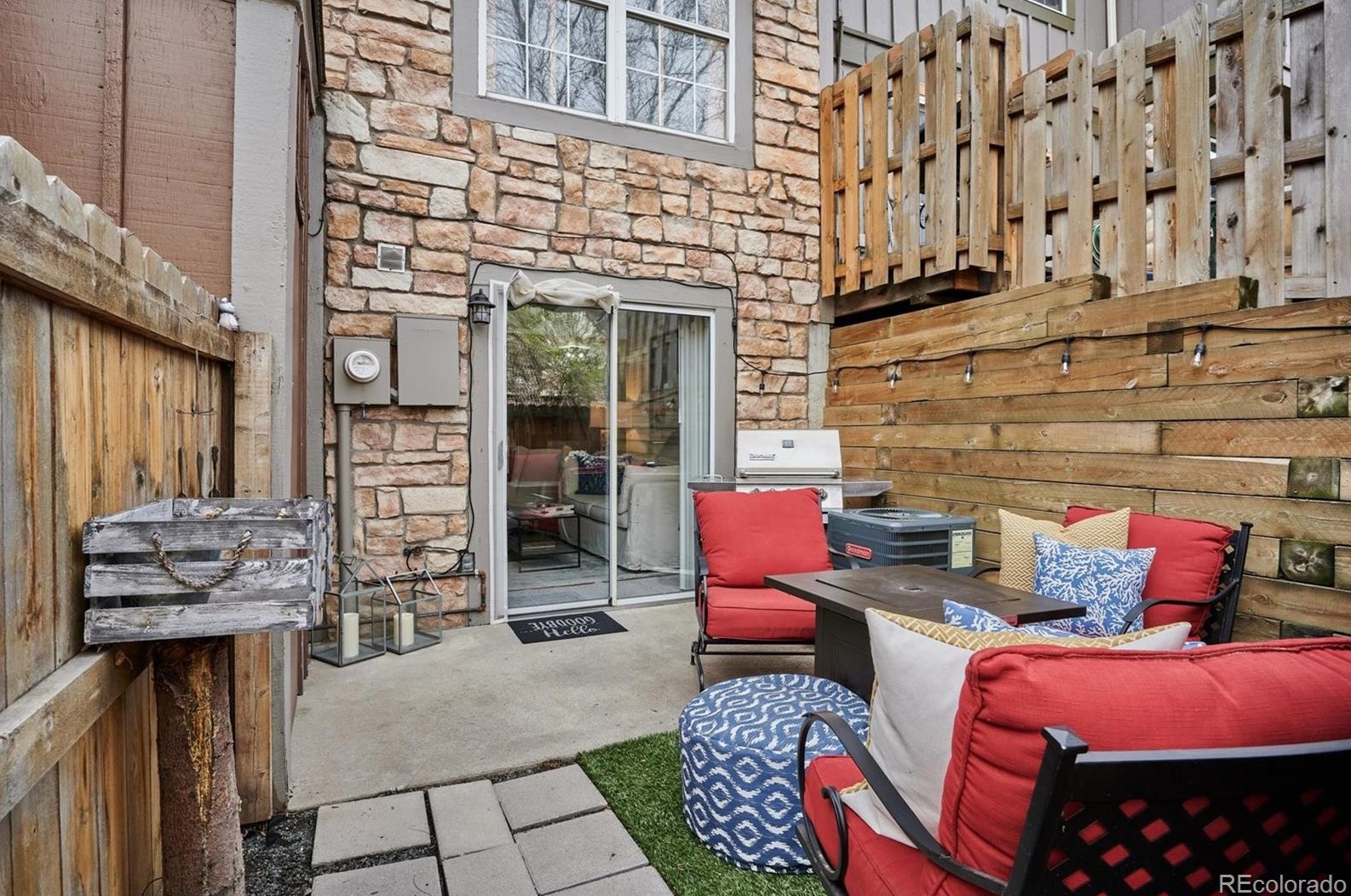 8081 Columbine Ct, Littleton CO  80122-3419 exterior