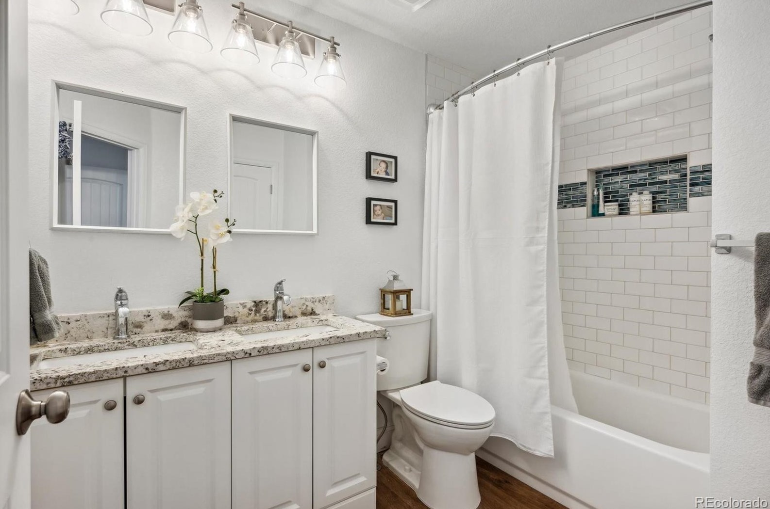 8081 Columbine Ct, Littleton CO  80122-3419 exterior