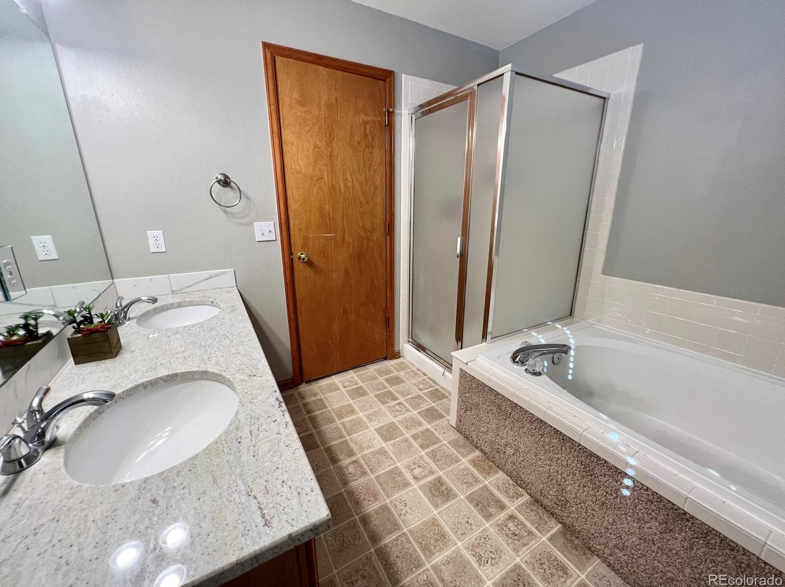 876 Timbervale Trl, Littleton CO 80129-2601 exterior