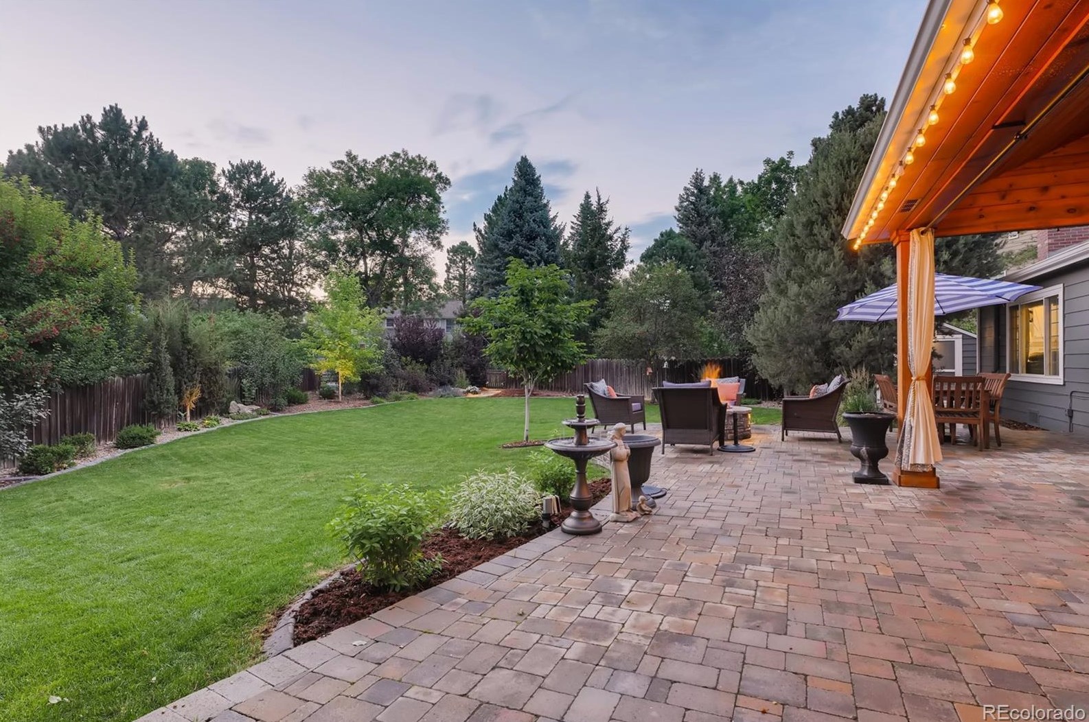 8585 Prentice Ave, Littleton CO 80120-1454 exterior