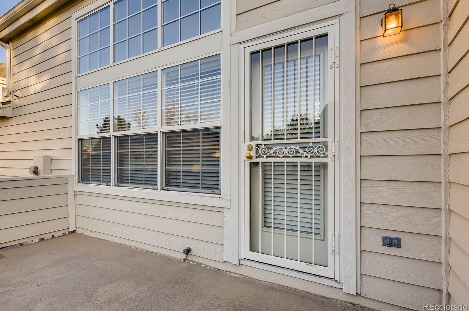 4226 Hinsdale Cir, Littleton CO 80122-2280 exterior