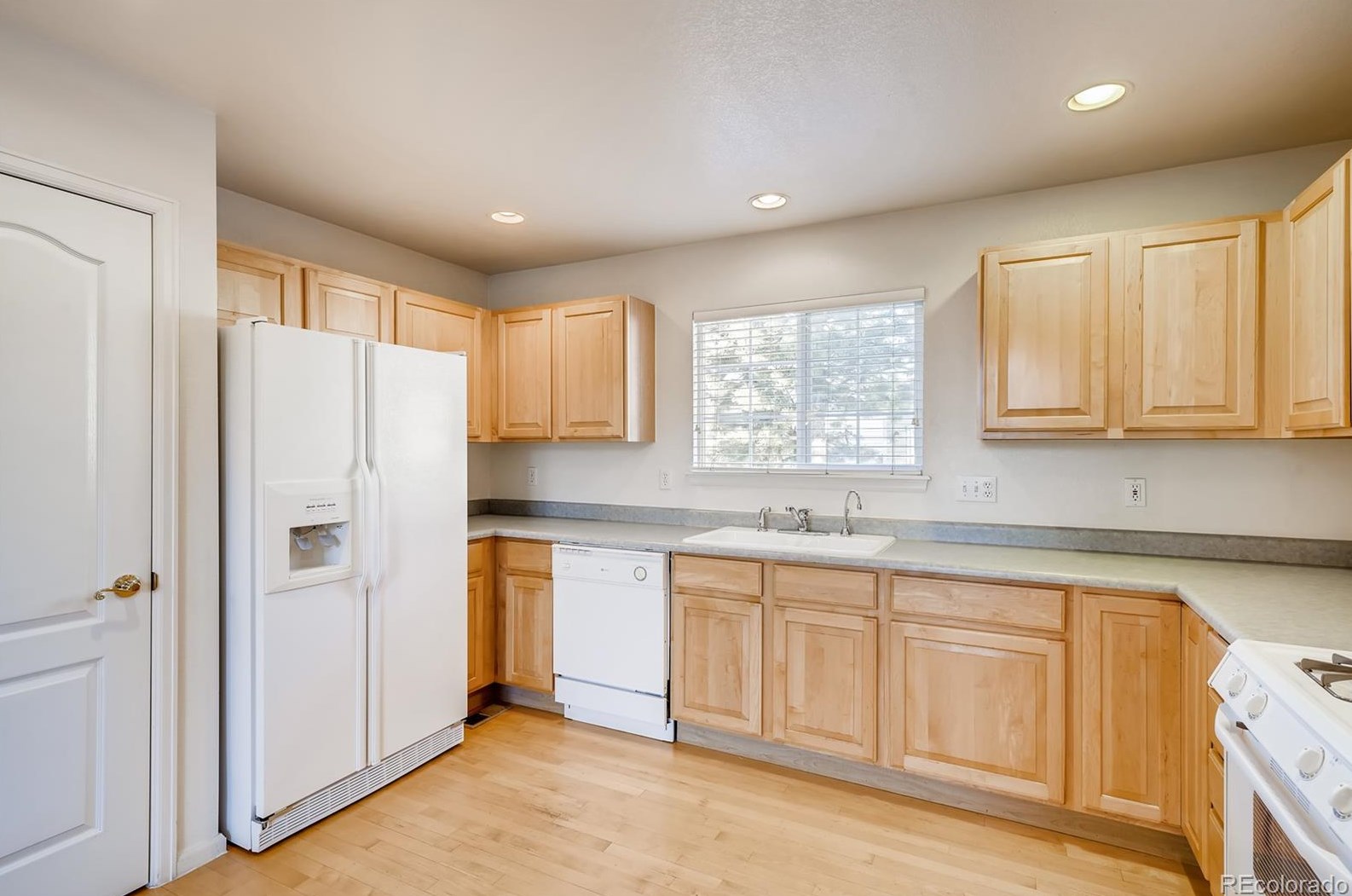 4226 Hinsdale Cir, Littleton CO 80122-2280 exterior