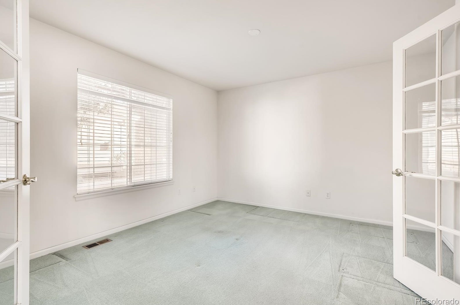 4226 Hinsdale Cir, Littleton CO 80122-2280 exterior