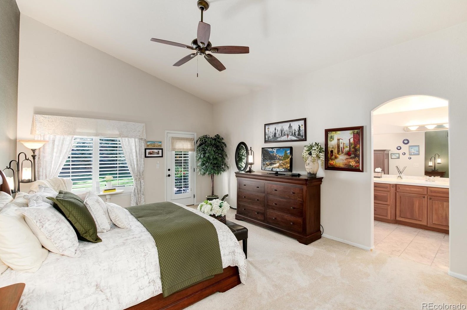 9033 Meadow Hill Cir, Littleton CO 80124-5430 exterior