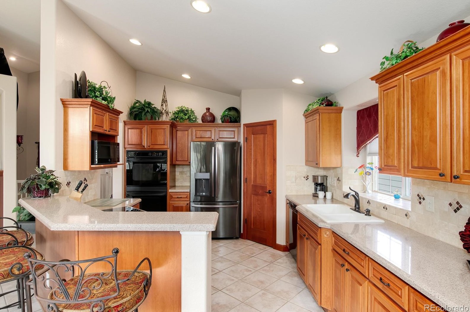 9033 Meadow Hill Cir, Littleton CO 80124-5430 exterior