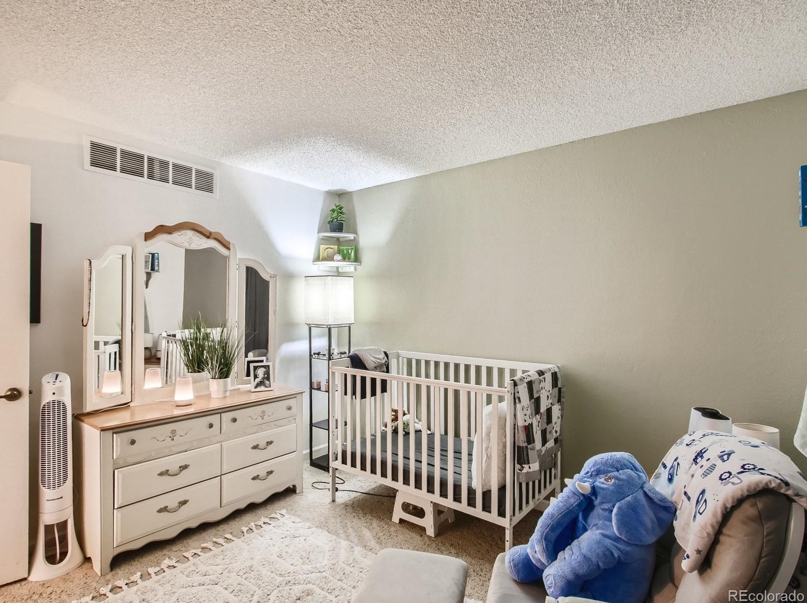 10154 Powers Ave, Littleton CO  80127-1841 exterior