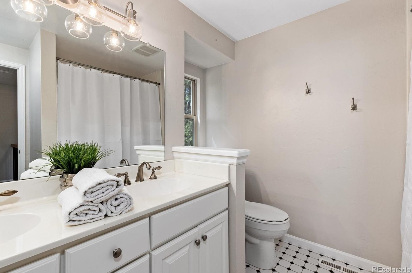 5984 Eudora Ct, Littleton CO 80122-2434 exterior