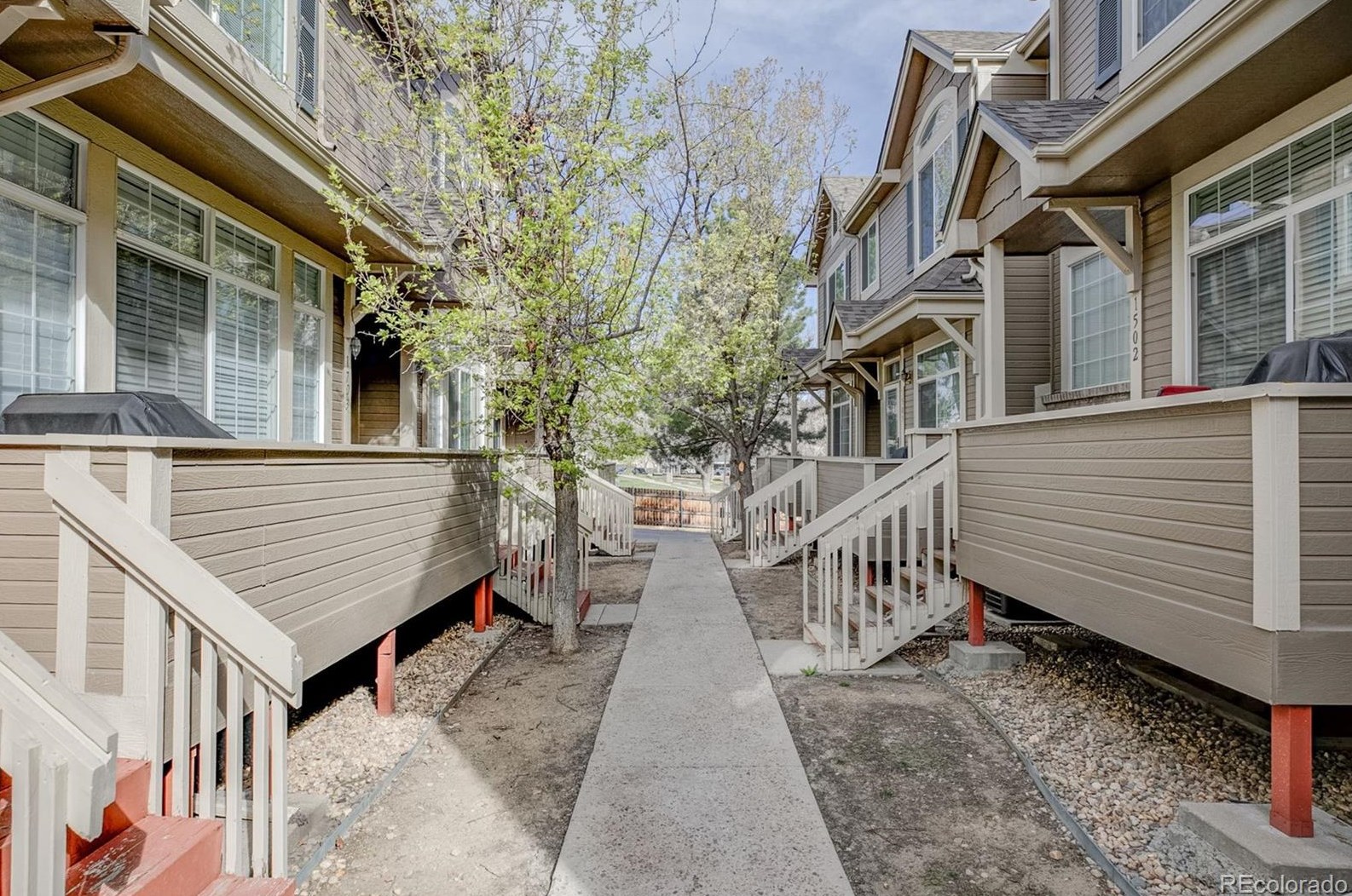 5555 Briarwood Ave, Littleton CO  80122-2362 exterior