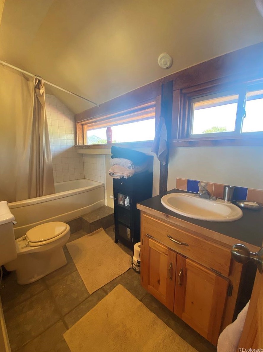 53997 County Road Ll56, Villa Grove CO  81155-9707 exterior