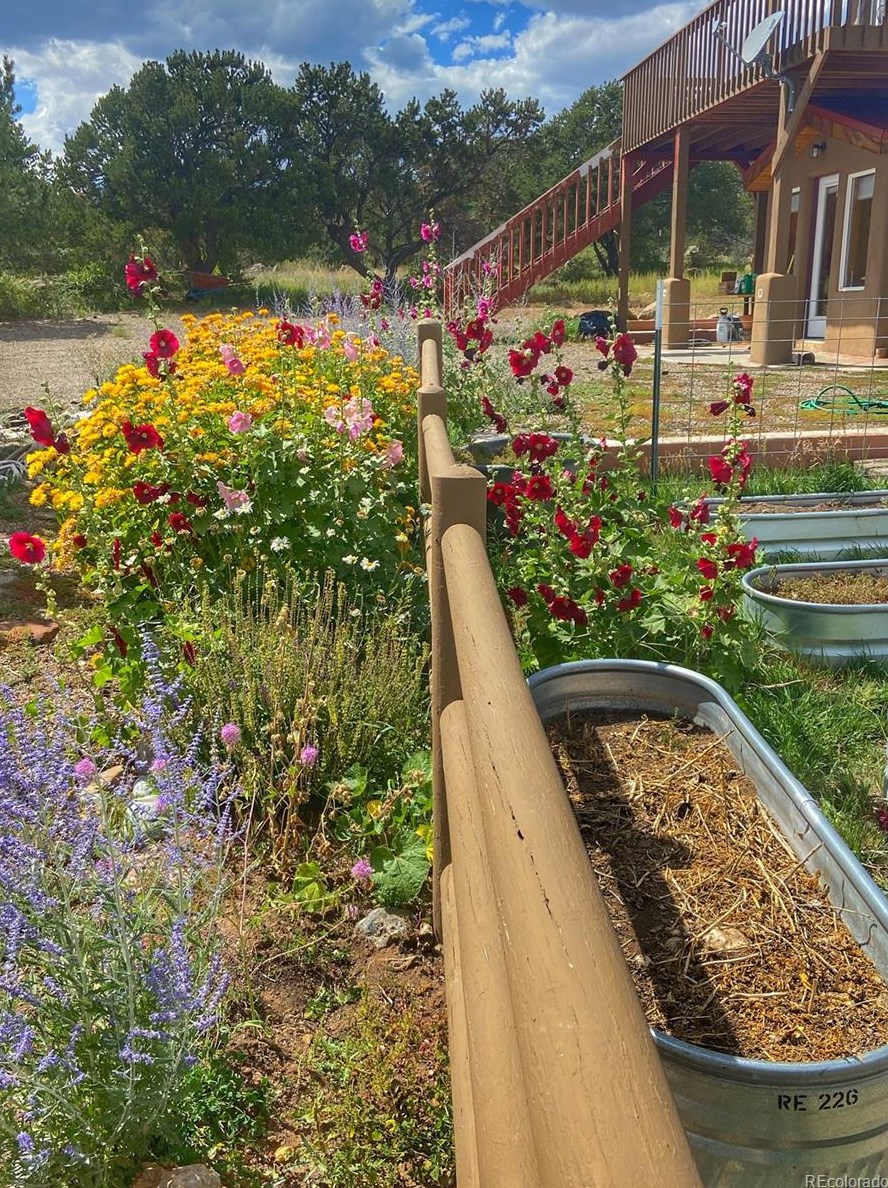 53997 County Road Ll56, Villa Grove CO  81155-9707 exterior