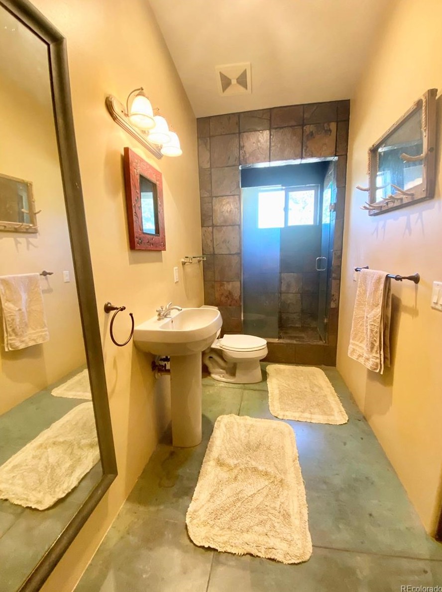 53997 County Road Ll56, Villa Grove CO  81155-9707 exterior