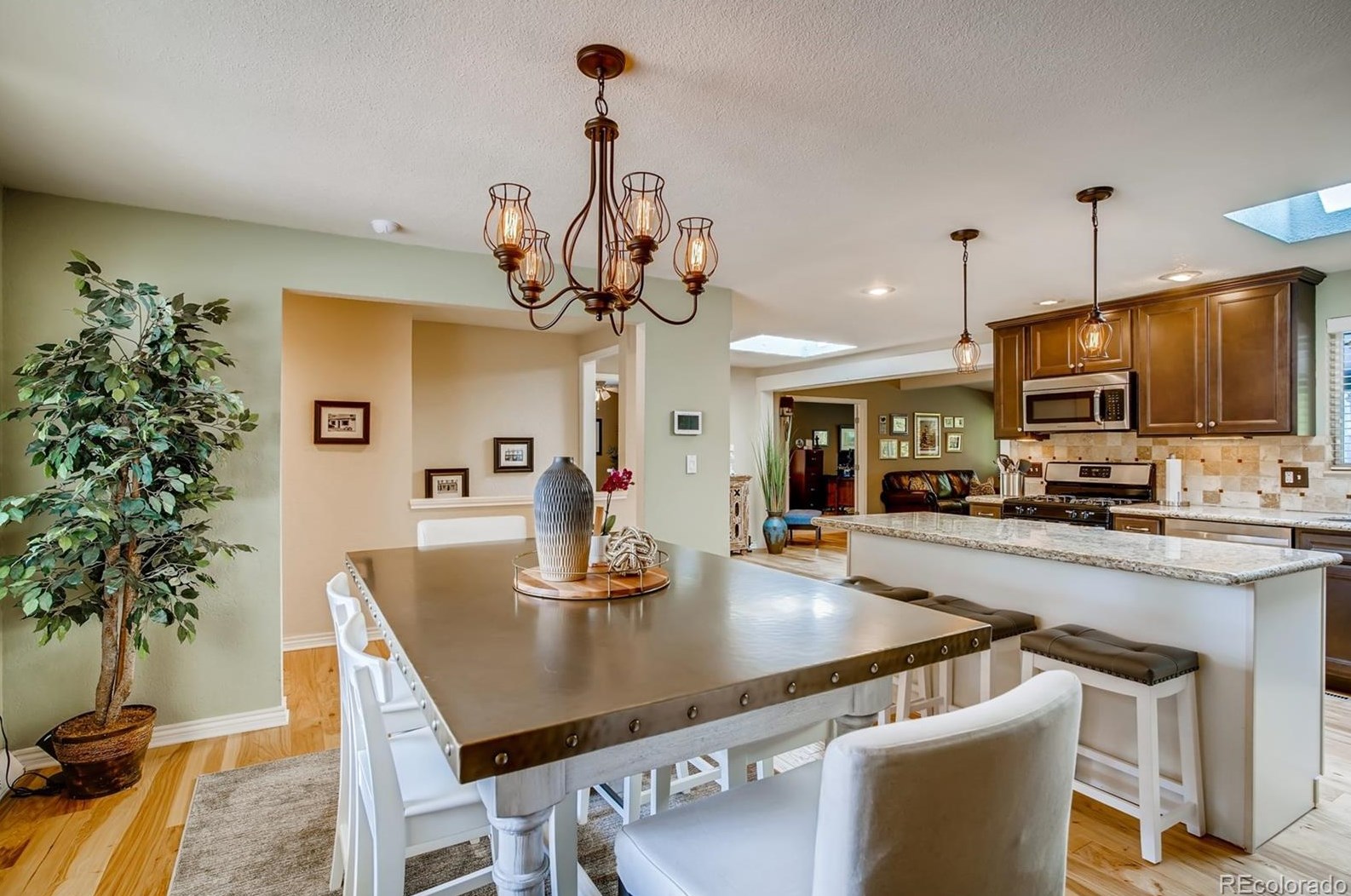 6249 Marion Way, Littleton CO 80121-2619 exterior