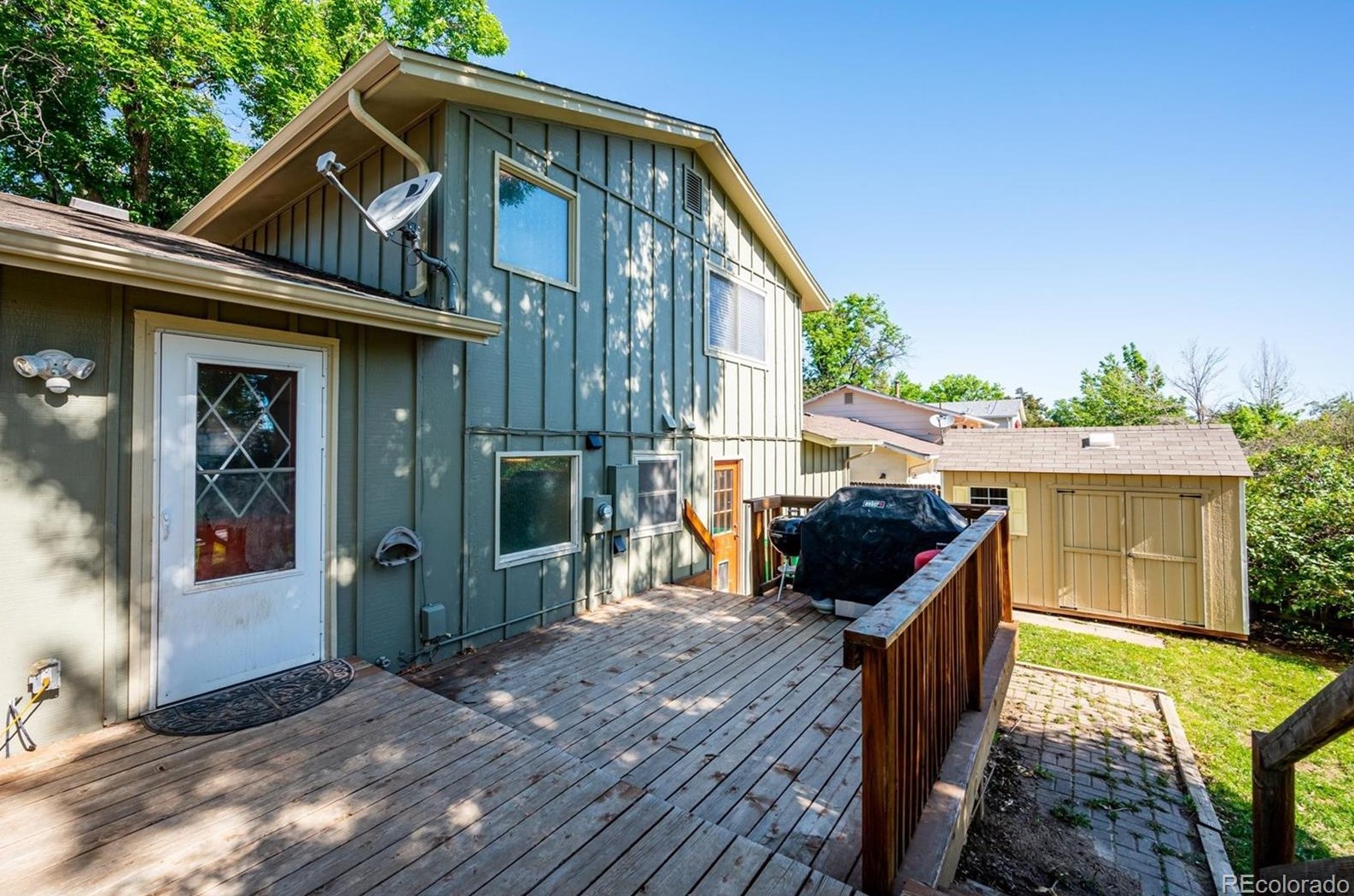 7064 Hinsdale Dr, Littleton CO 80128-4814 exterior