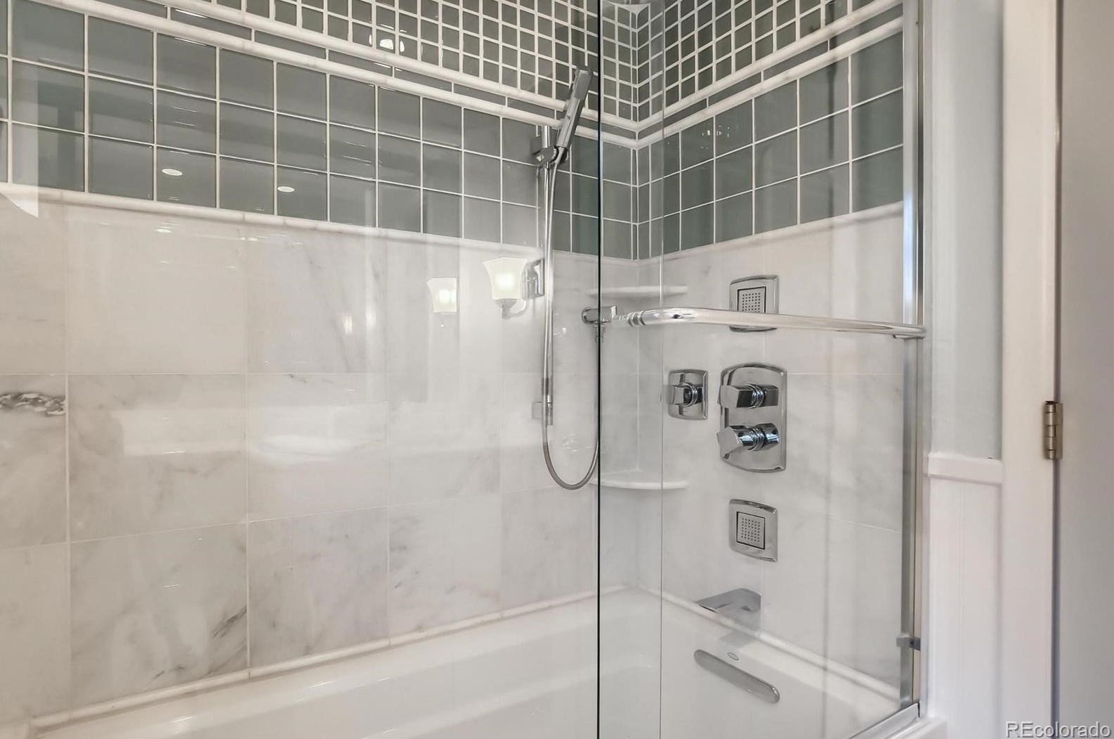 8720 81st Dr, Arvada CO  80005-2459 exterior