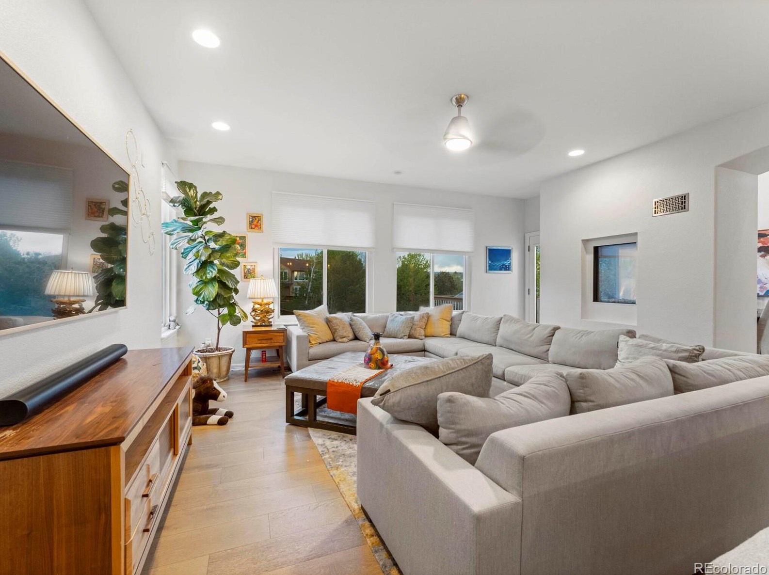 10193 Meadowbriar Ln, Littleton CO  80126-7845 exterior