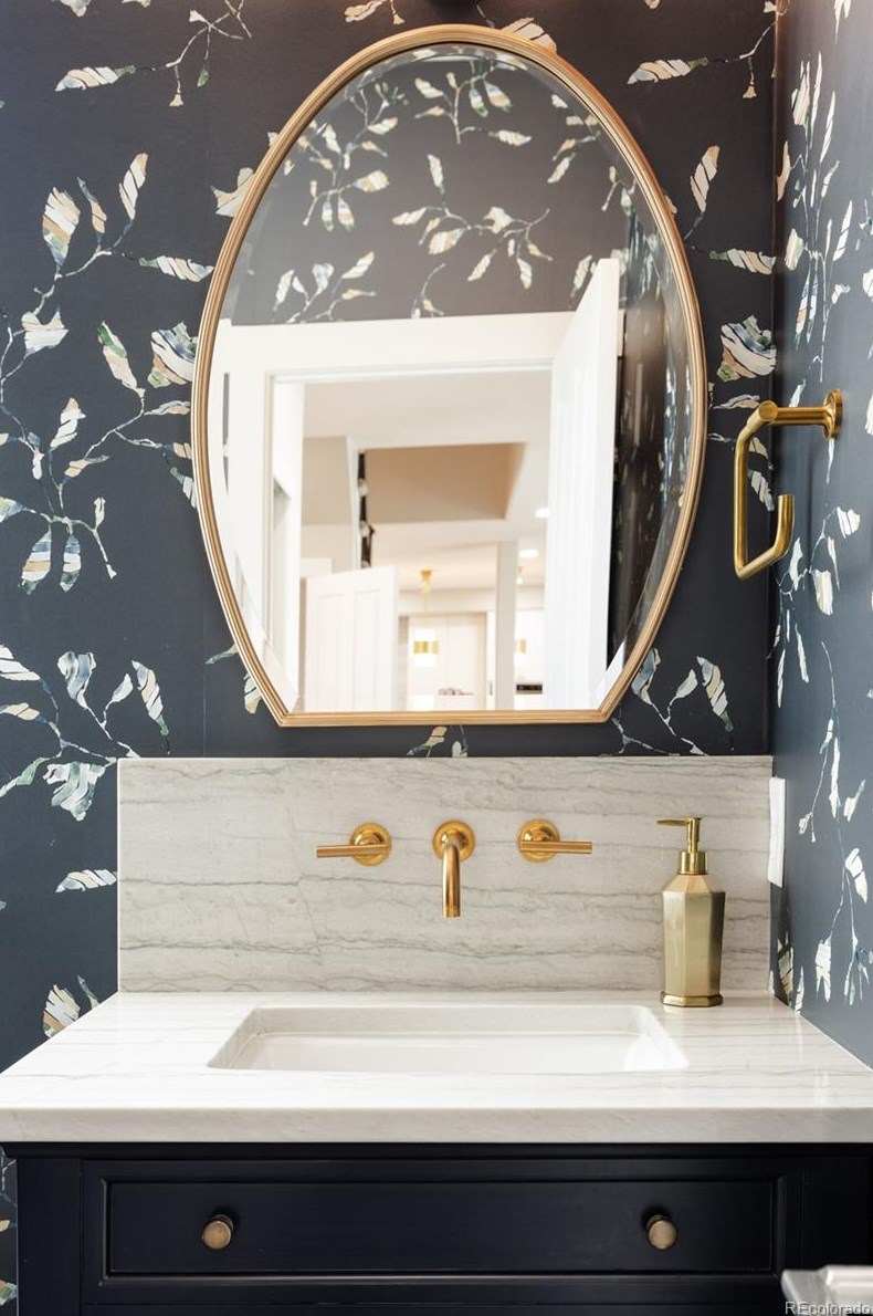 2960 Danbury Ave, Littleton CO  80126-8024 exterior