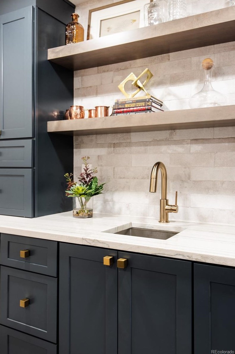 2960 Danbury Ave, Littleton CO  80126-8024 exterior