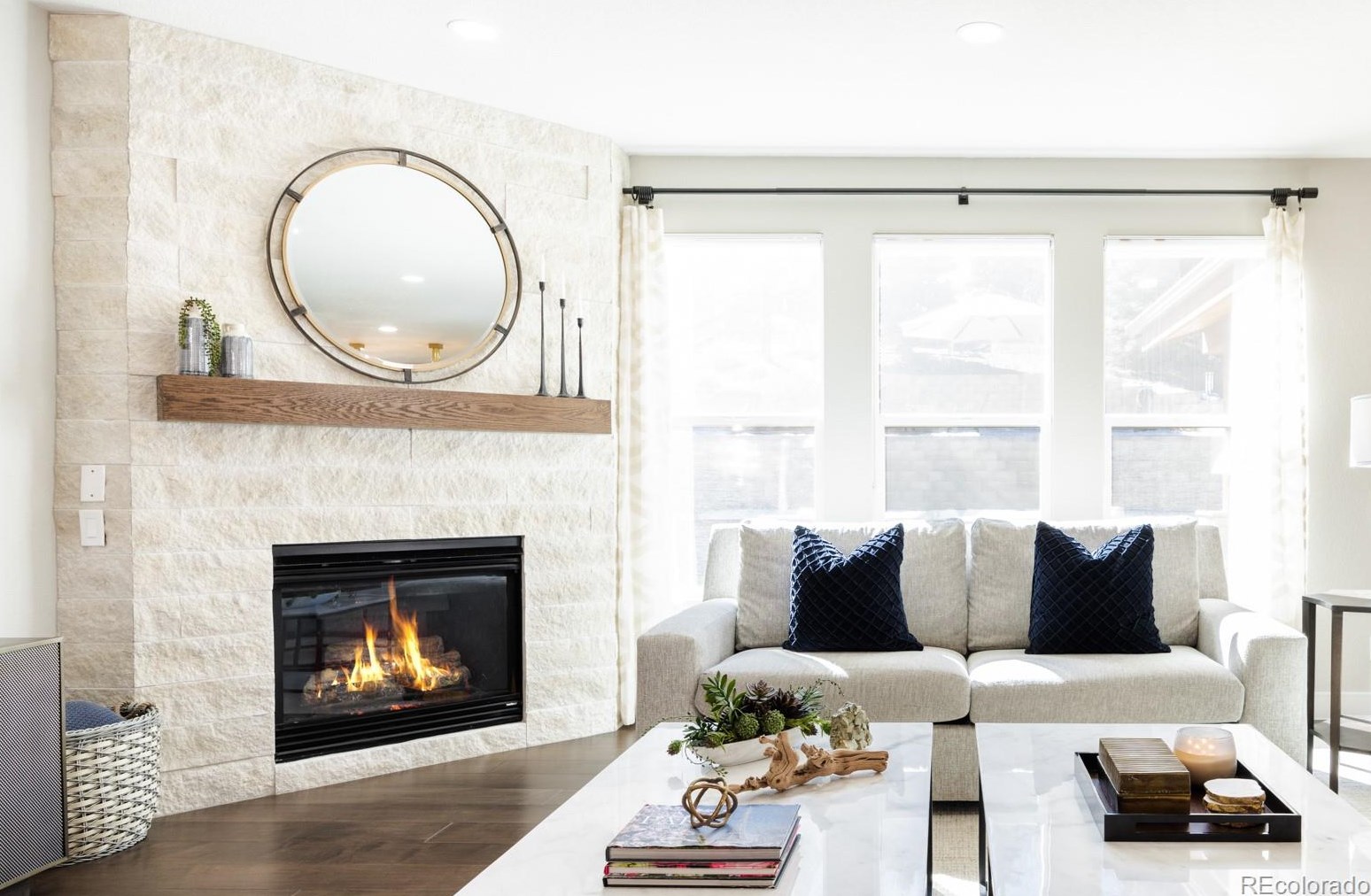 2960 Danbury Ave, Littleton CO  80126-8024 exterior