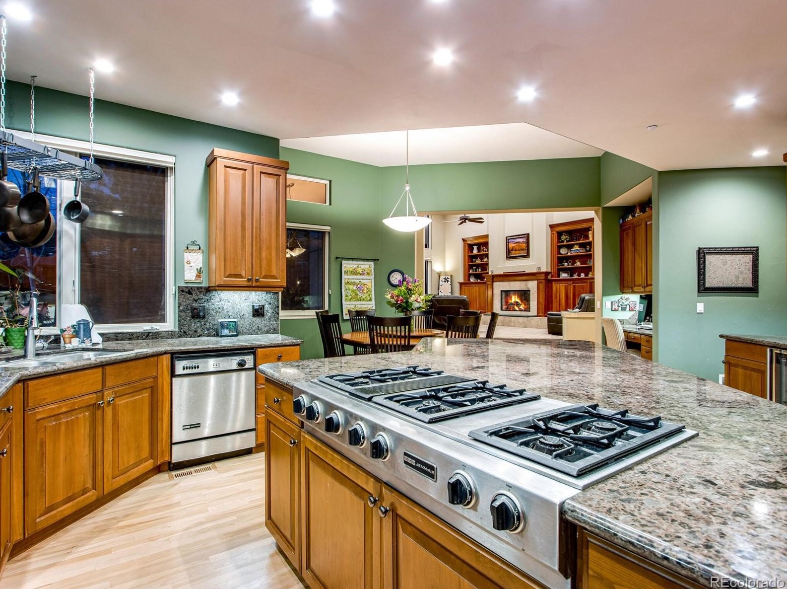 940 Aztec Dr, Castle Rock CO 80108-8243 exterior