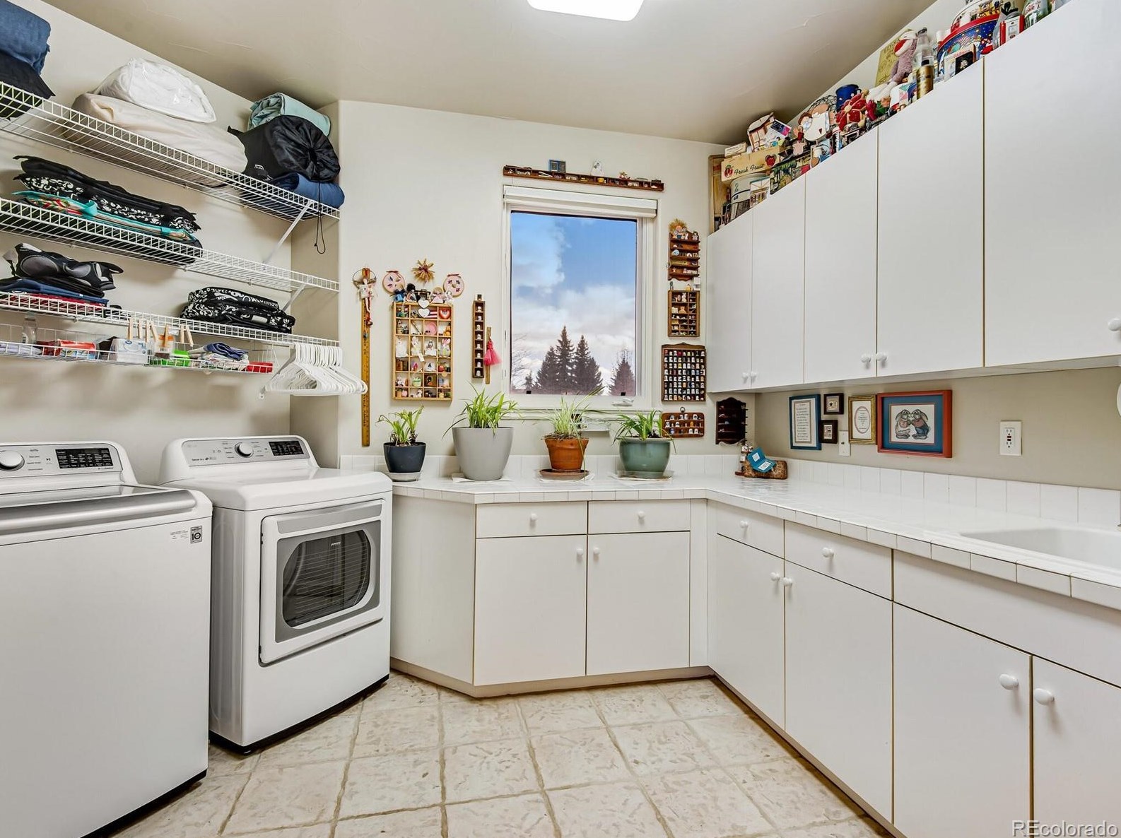 940 Aztec Dr, Castle Rock CO 80108-8243 exterior