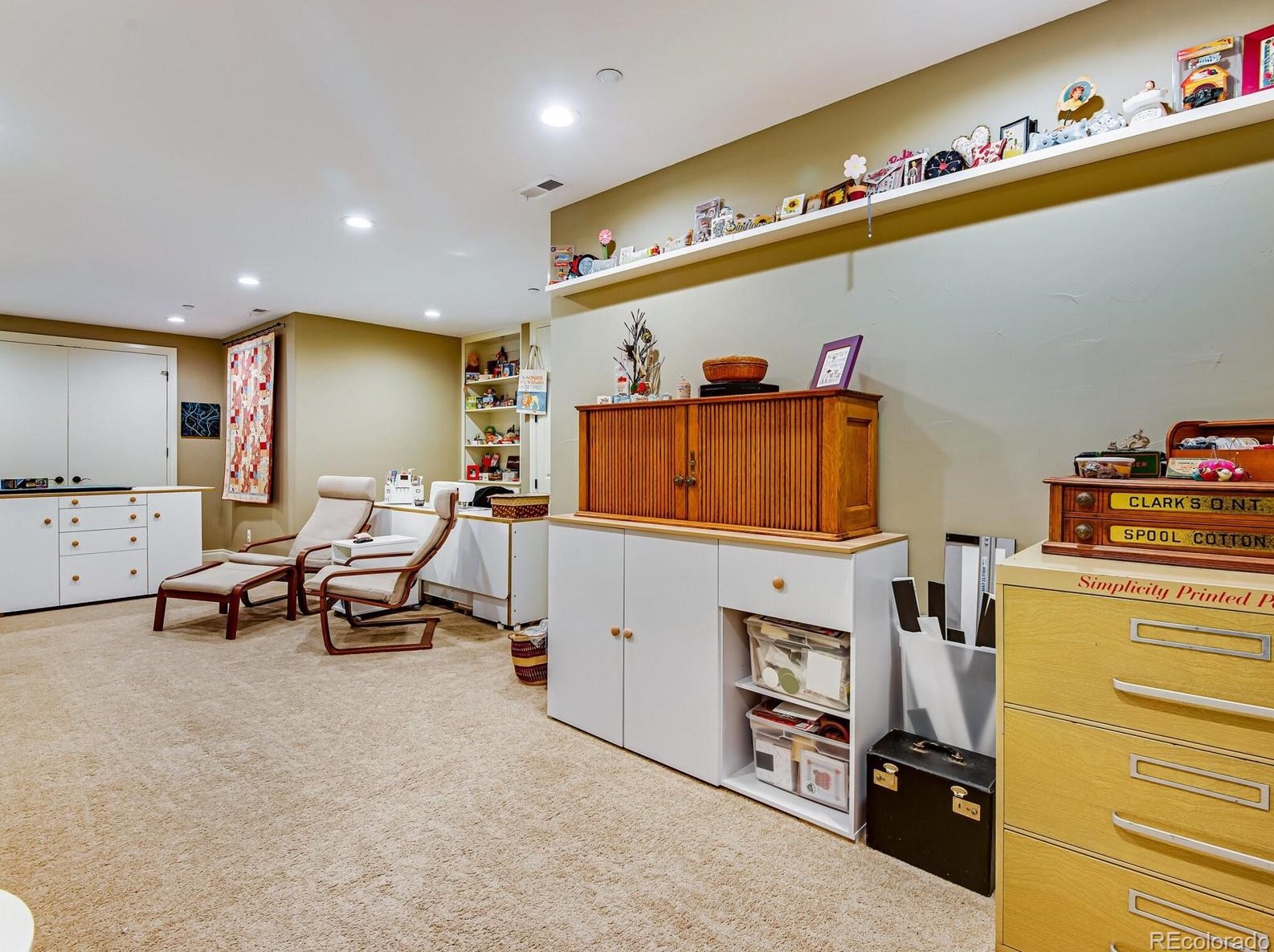 940 Aztec Dr, Castle Rock CO 80108-8243 exterior