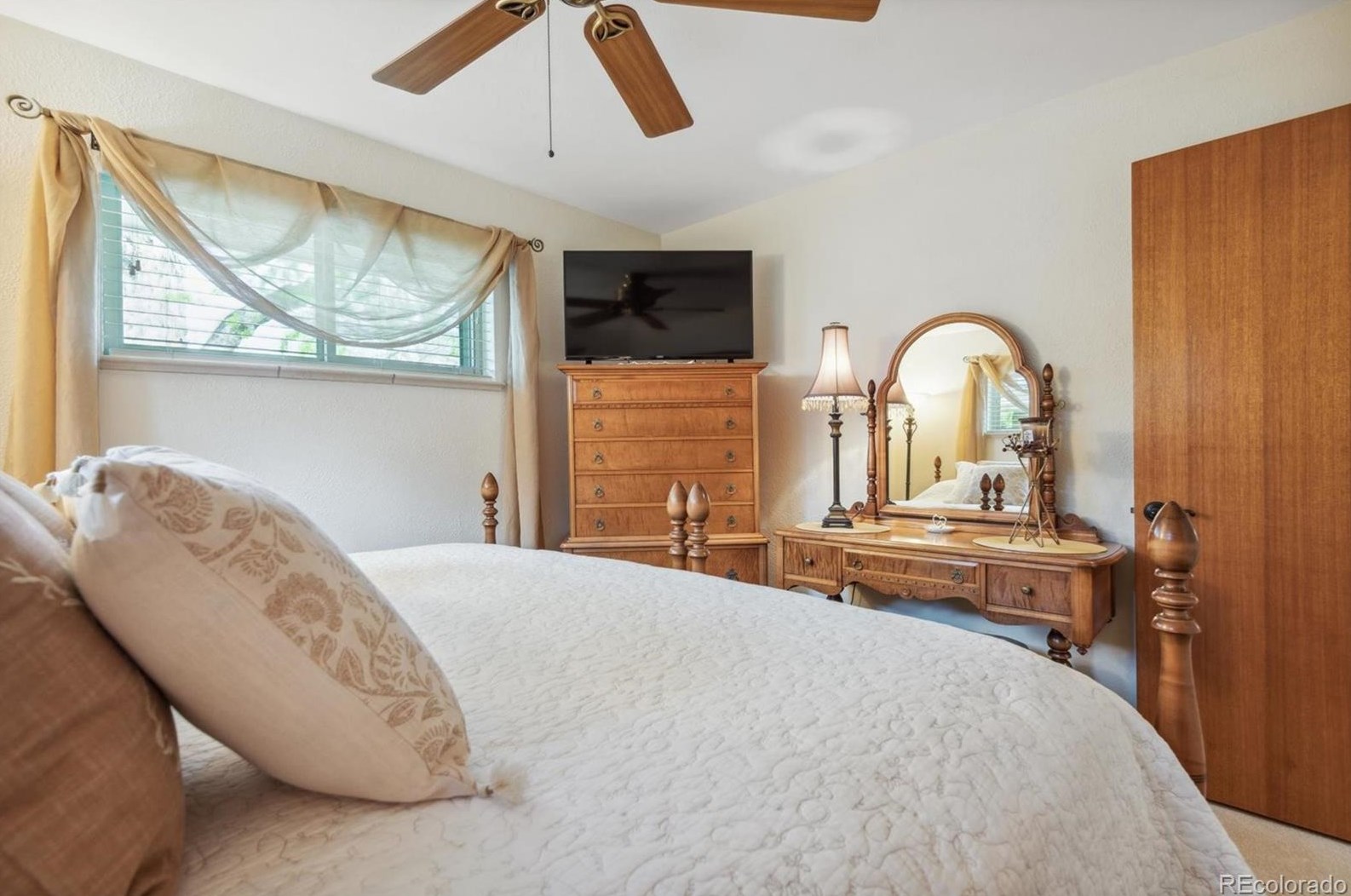 6705 Saulsbury St, Arvada CO  80003-3935 exterior