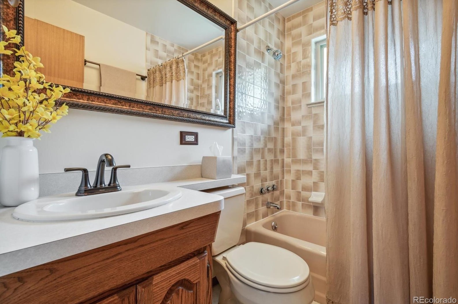 6705 Saulsbury St, Arvada CO  80003-3935 exterior