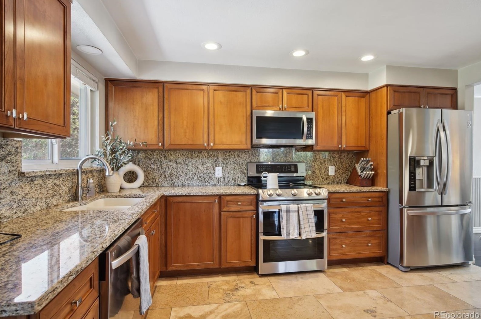 9185 73 Ave, Arvada CO  80005-3811 exterior