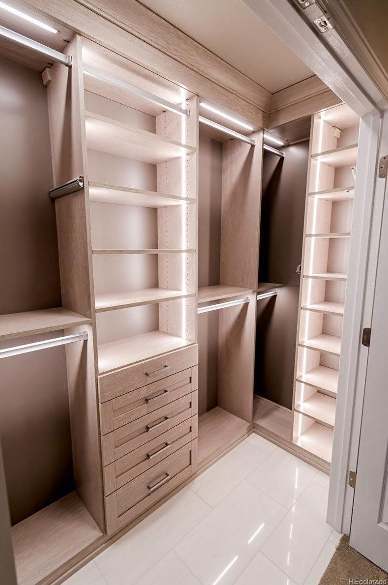 601 Chadwick Cir, Littleton CO  80129-6291 exterior