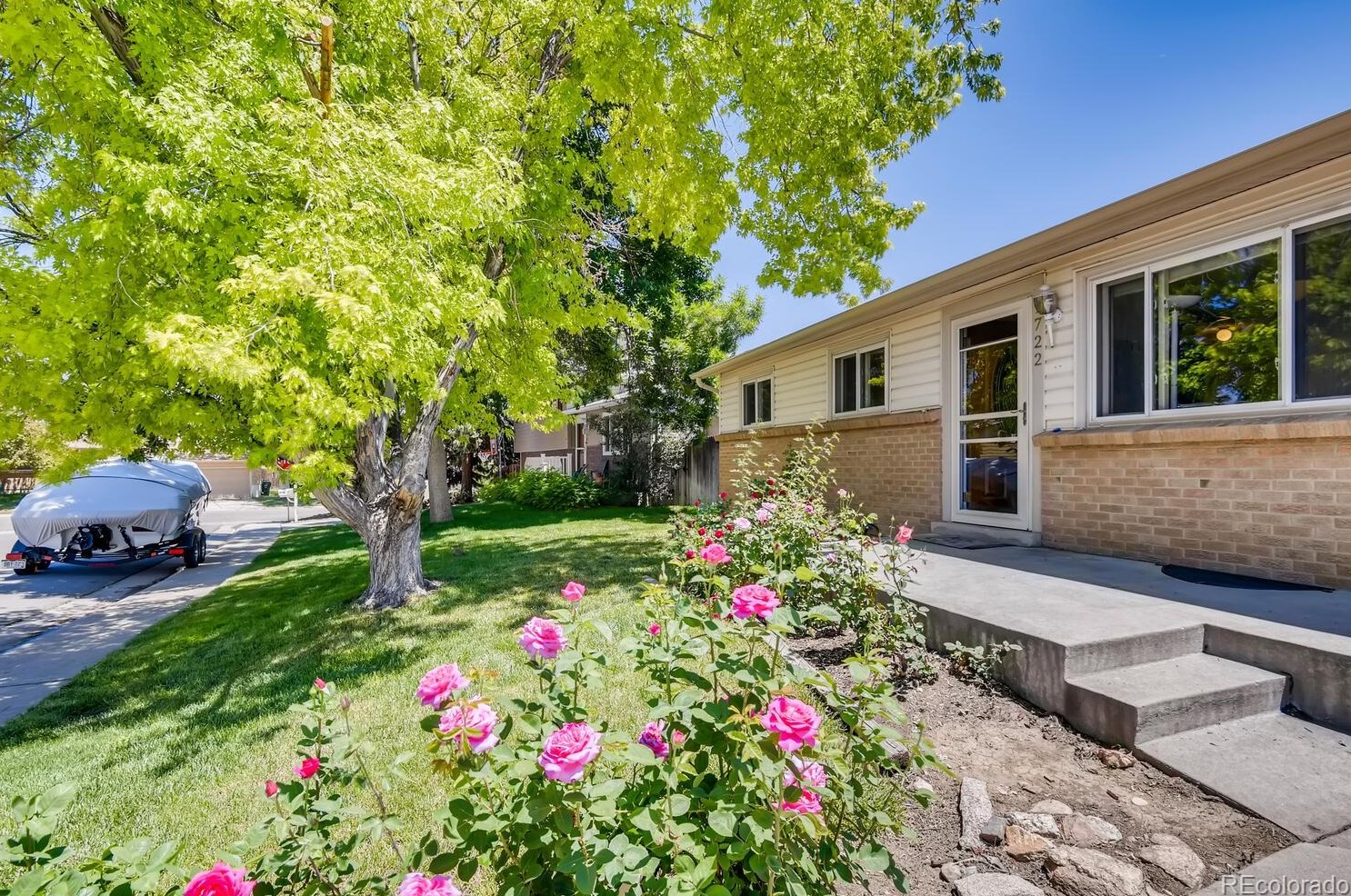 9722 Polk Dr, Littleton CO 80127-2404 exterior