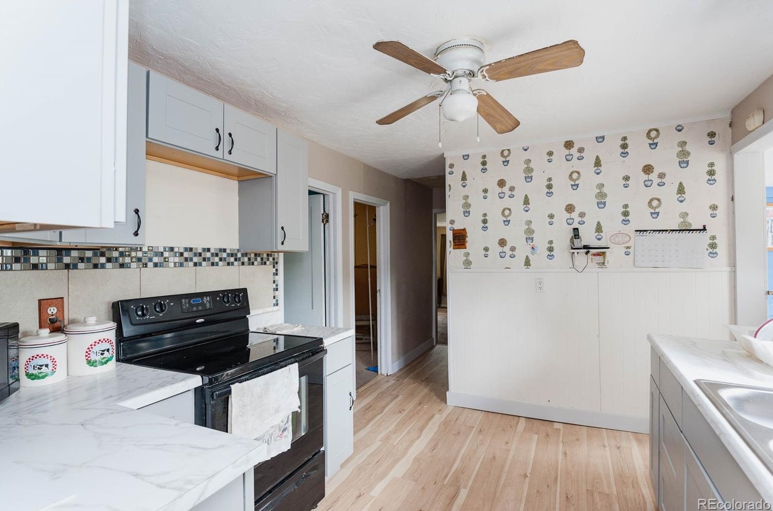 1900 Orchard Rd, Littleton CO 80121-1531 exterior