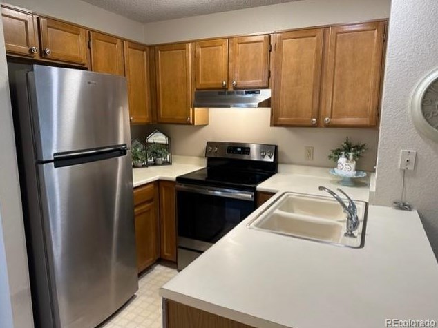 819 Summer Dr, Littleton CO 80126-3093 exterior