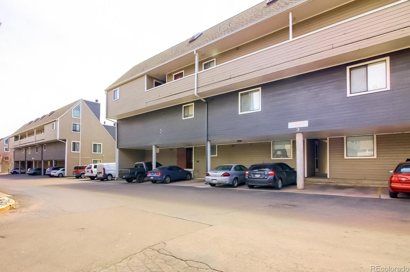 5250 Huron Way, Littleton CO  80120-1470 exterior