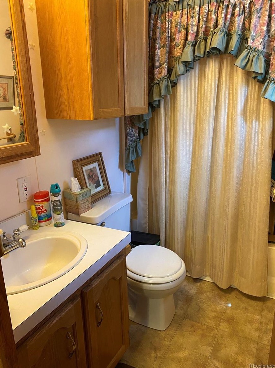 6705 Santa Fe Dr, Littleton CO 80120-2925 exterior