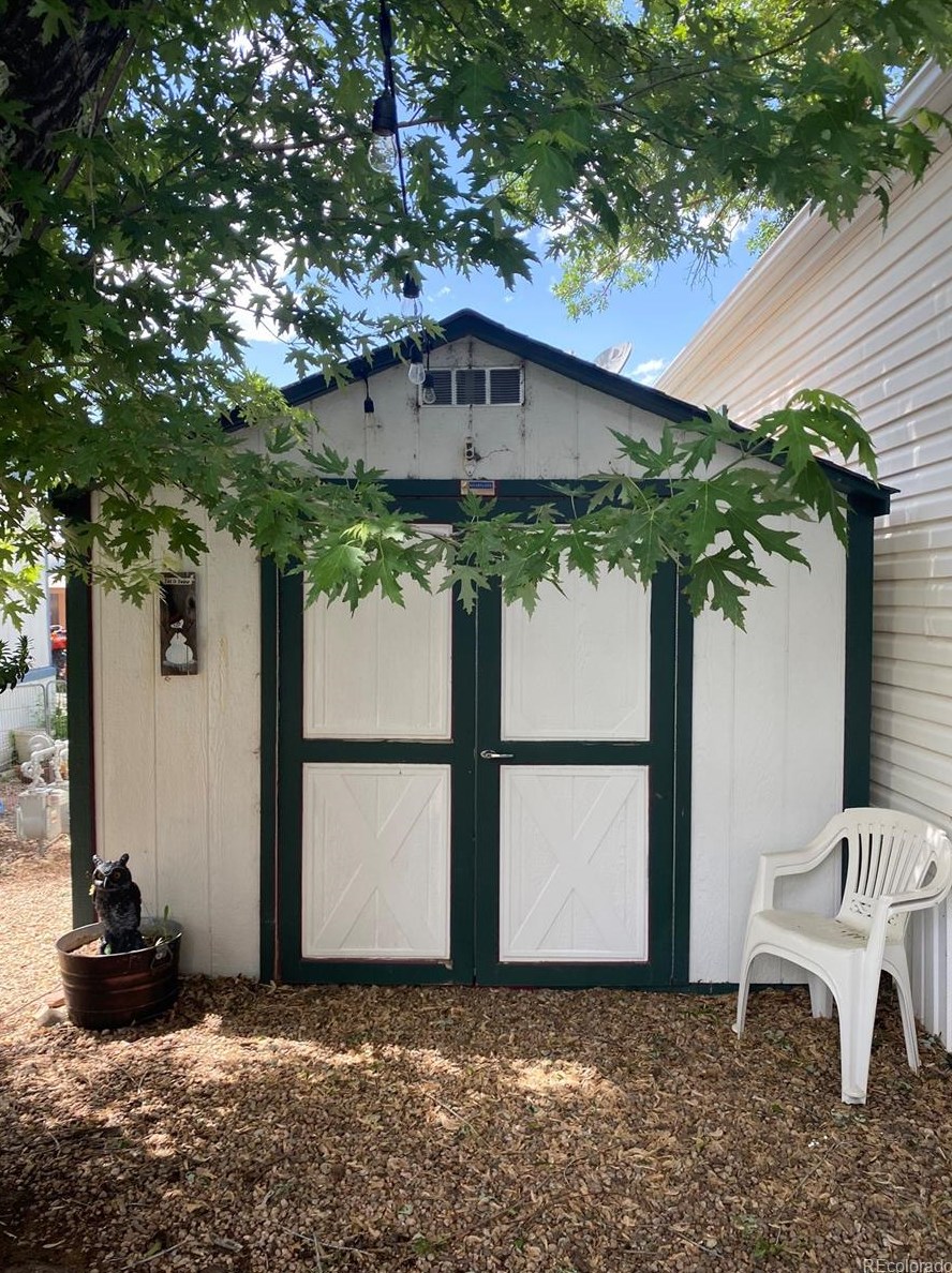 6705 Santa Fe Dr, Littleton CO 80120-2925 exterior