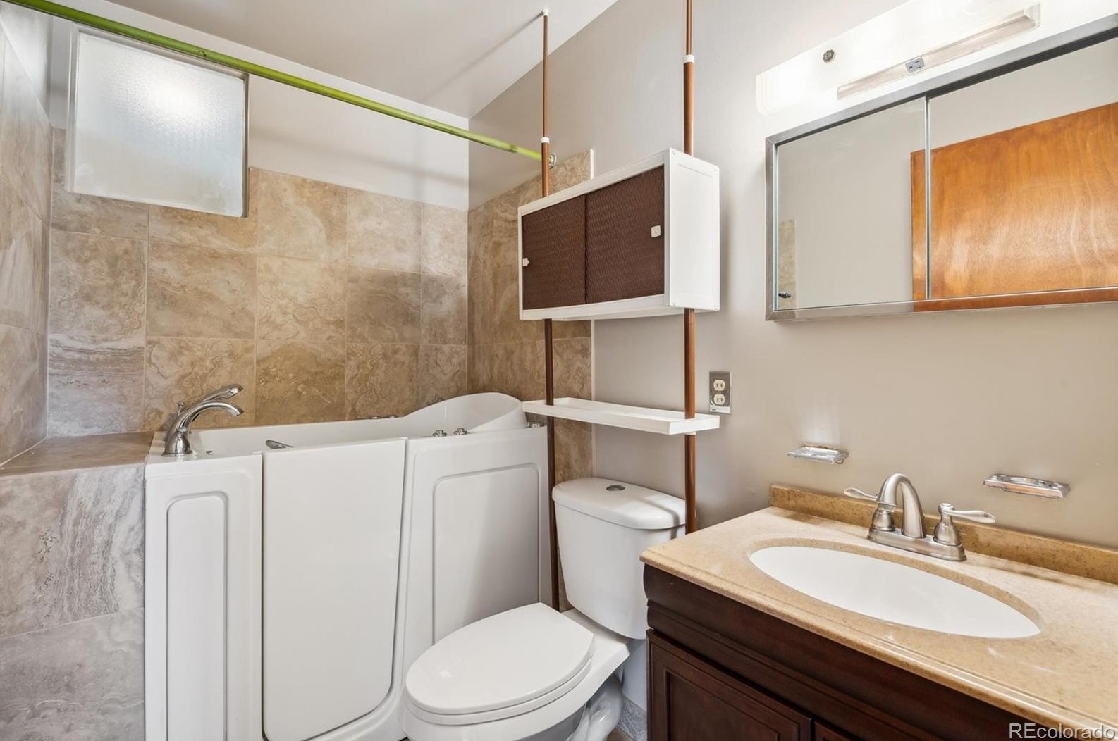 6075 Queen St, Arvada CO  80004-4467 exterior