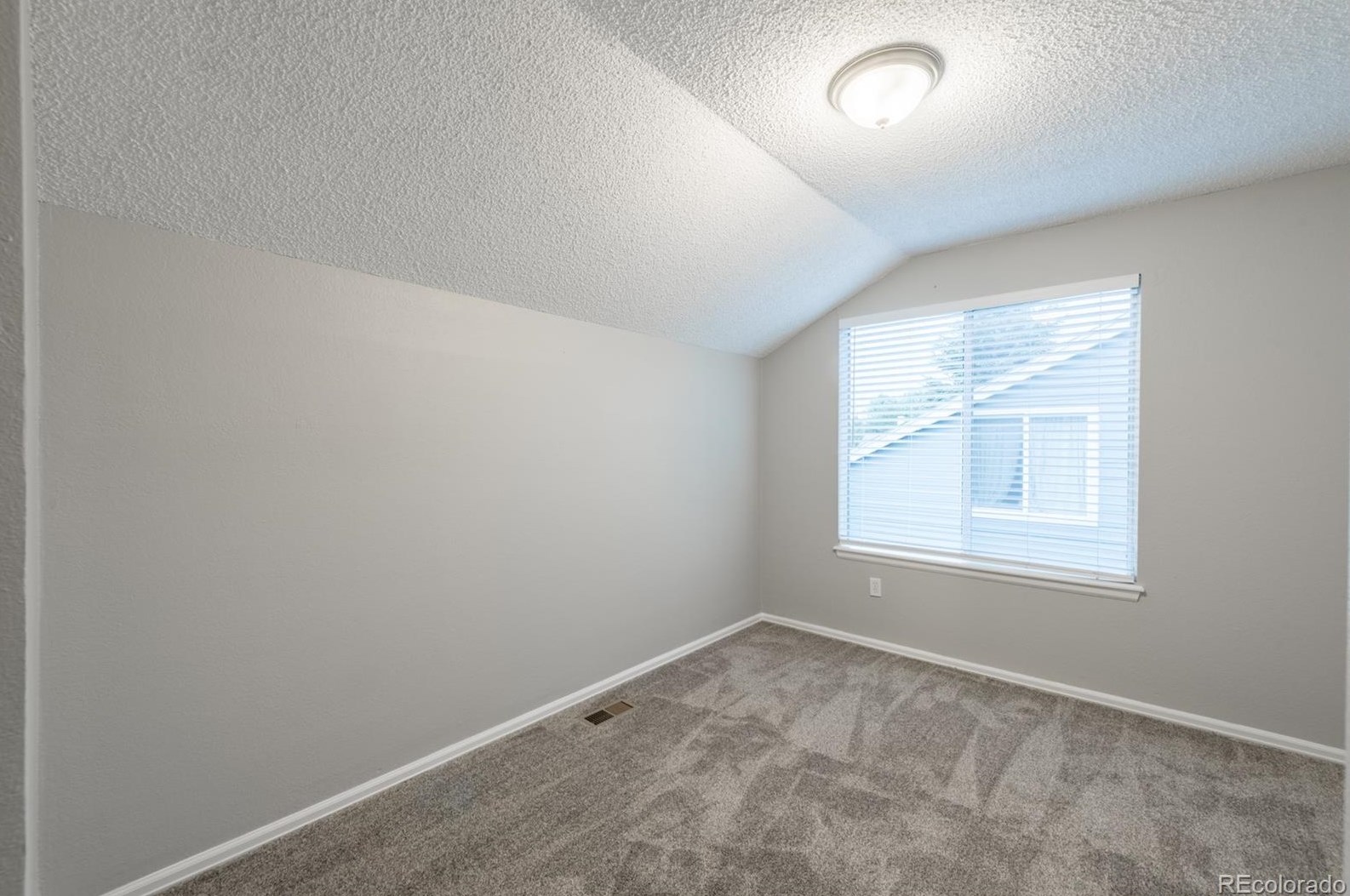 9354 Cattail Ct, Littleton CO 80126-2738 exterior