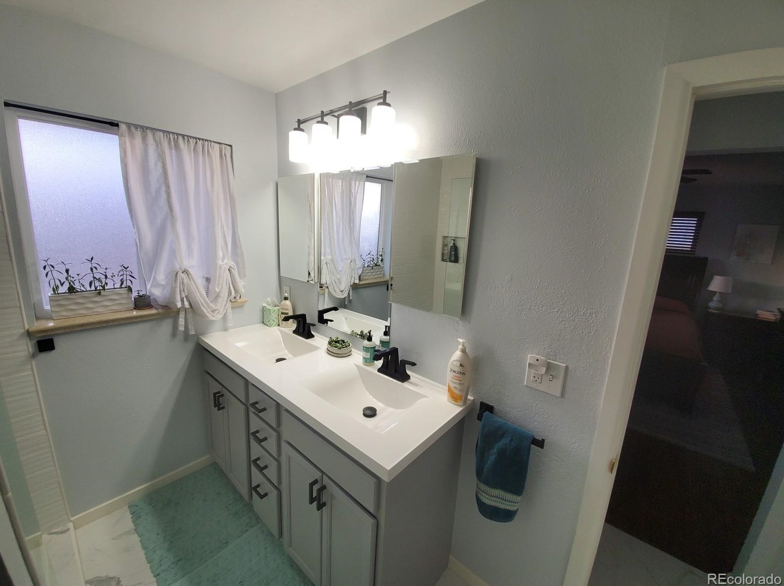 6930 Delaware St, Littleton CO 80120-3719 exterior