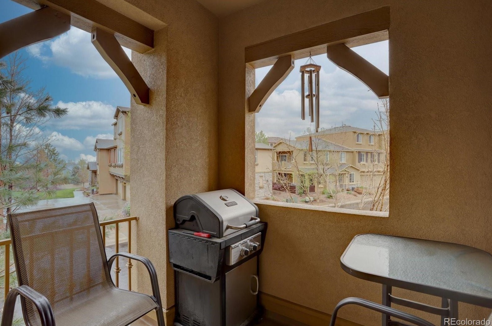 10526 Ashfield St, Littleton CO 80126-8092 exterior